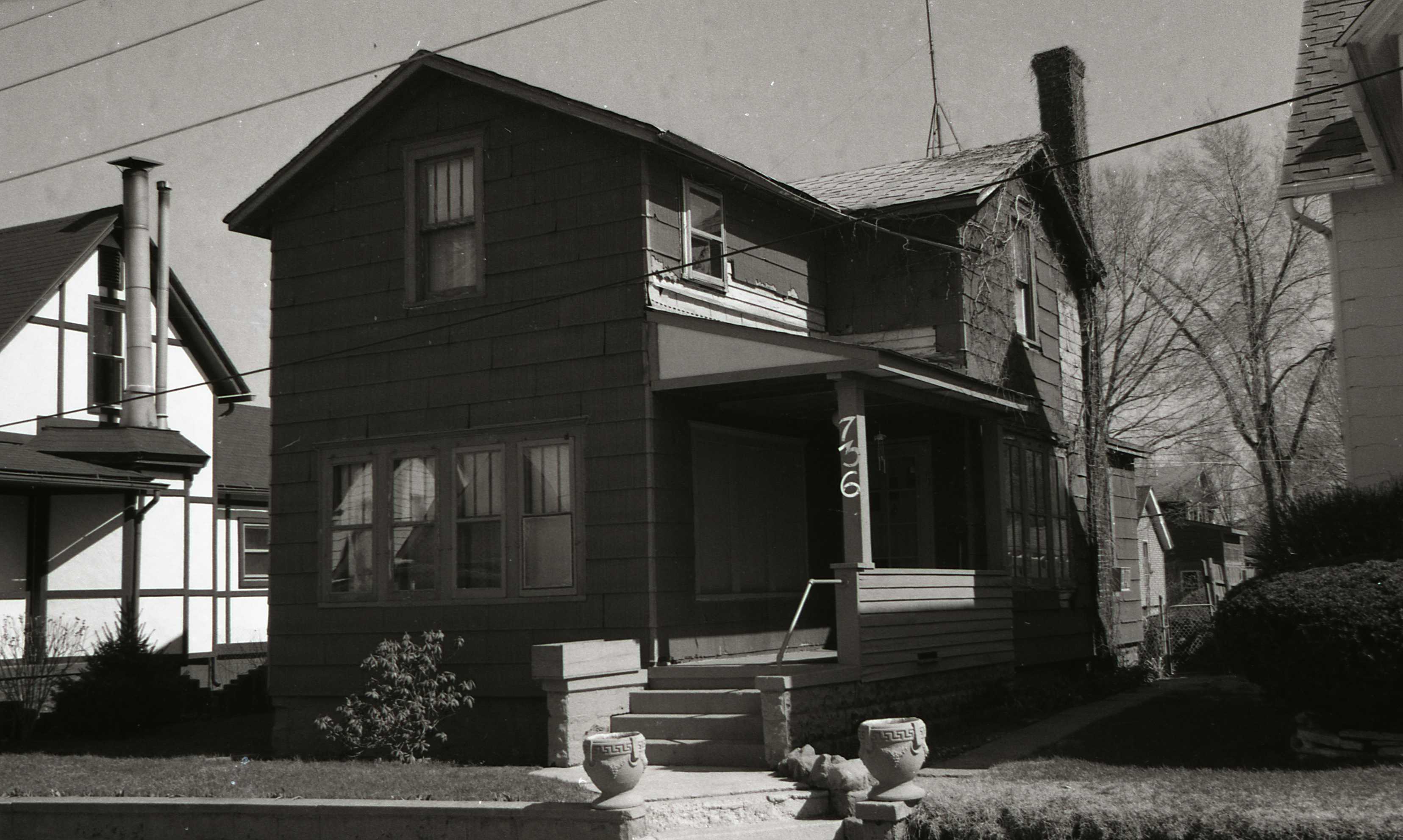 736 Bronson Court